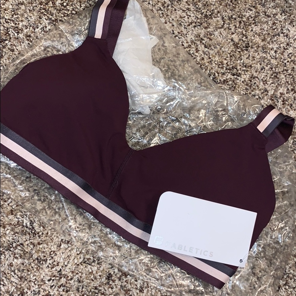 super cute sports bra!
